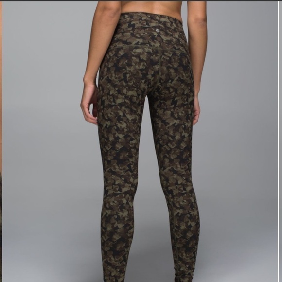 Sz4/6 Lululemon Wunder Under Roll Down Pant in Mystic Jungle VGUC - Picture 3 of 12
